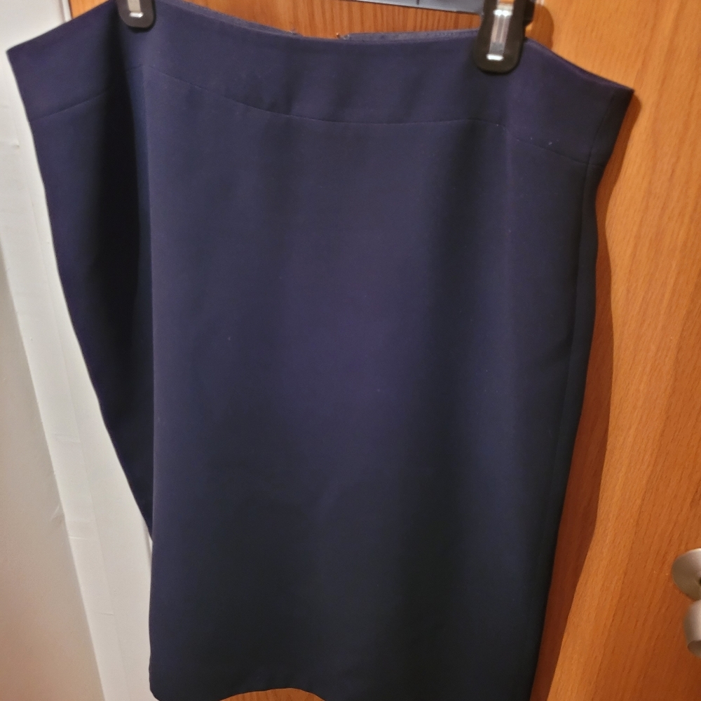 LARGE SKIRT FOR WOMAN